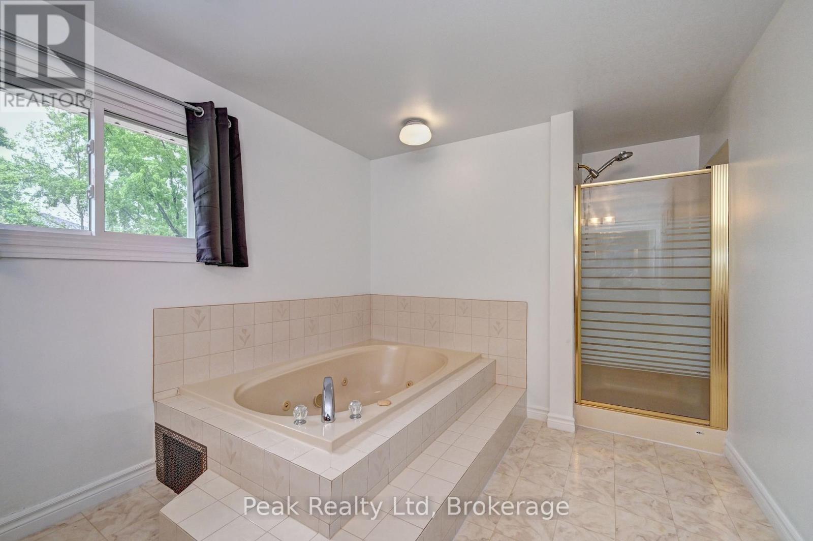 352 Stephanie Drive, Guelph, Ontario  N1K 1R3 - Photo 29 - X12504140