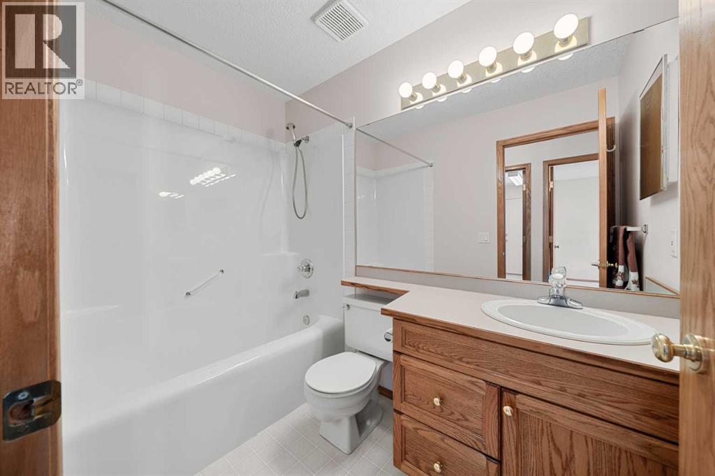 634 Sheep River Mews, Okotoks, Alberta  T1S 1S5 - Photo 20 - A2267612