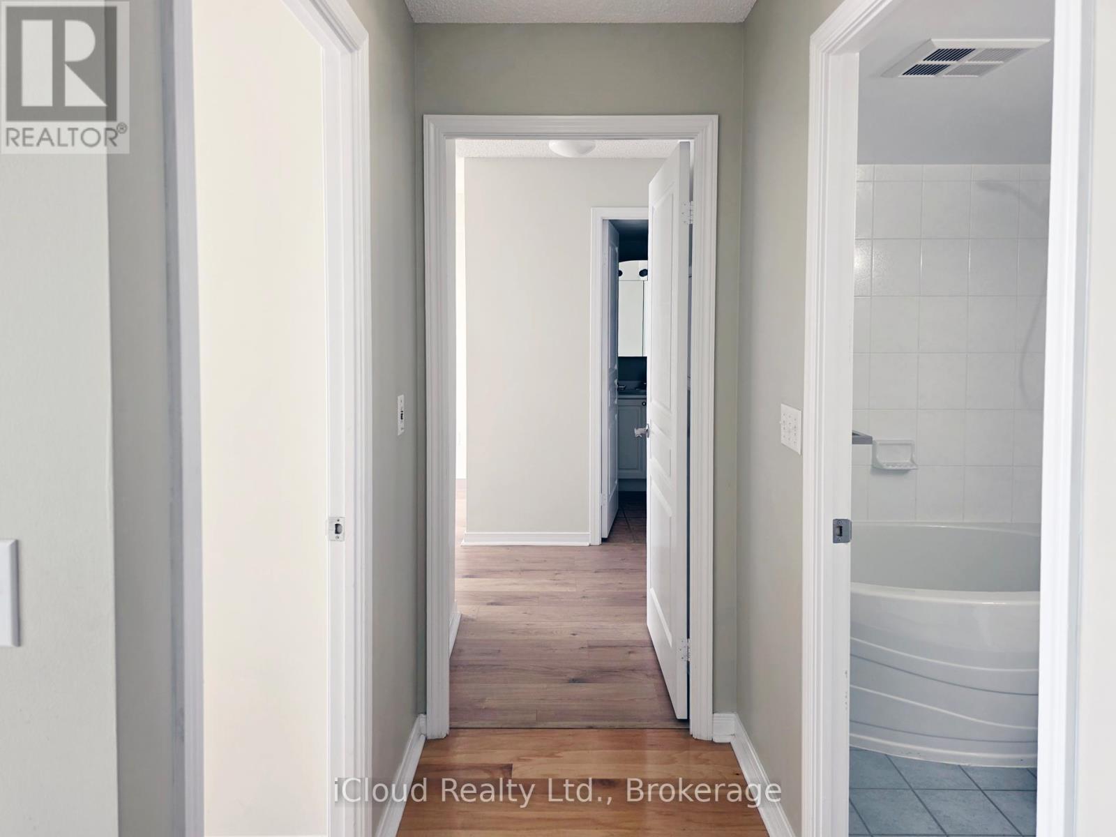 1007 - 2585 Erin Centre Boulevard, Mississauga, Ontario  L5M 5Z2 - Photo 10 - W12503772