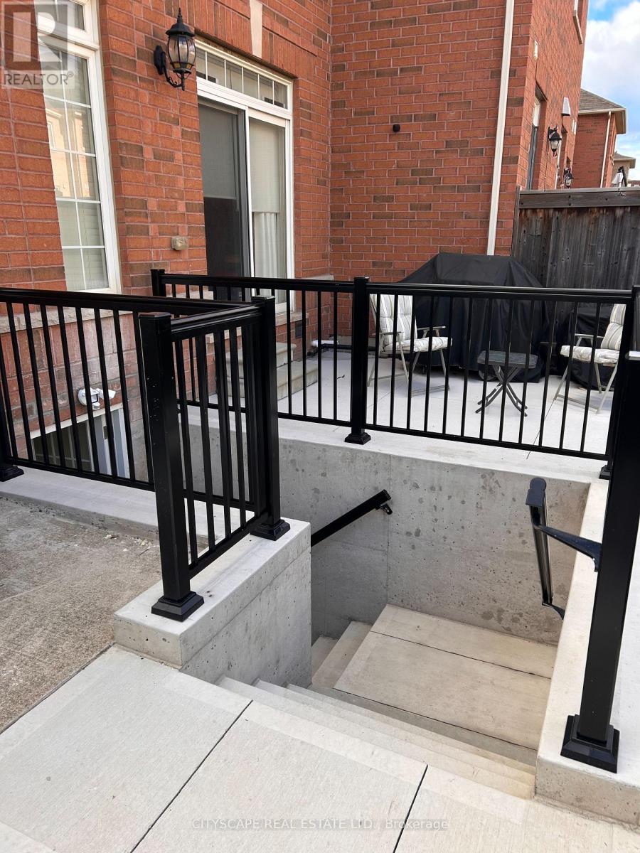 Bsmt - 969 Transom Crescent, Milton, Ontario  L9T 8J3 - Photo 2 - W12503774