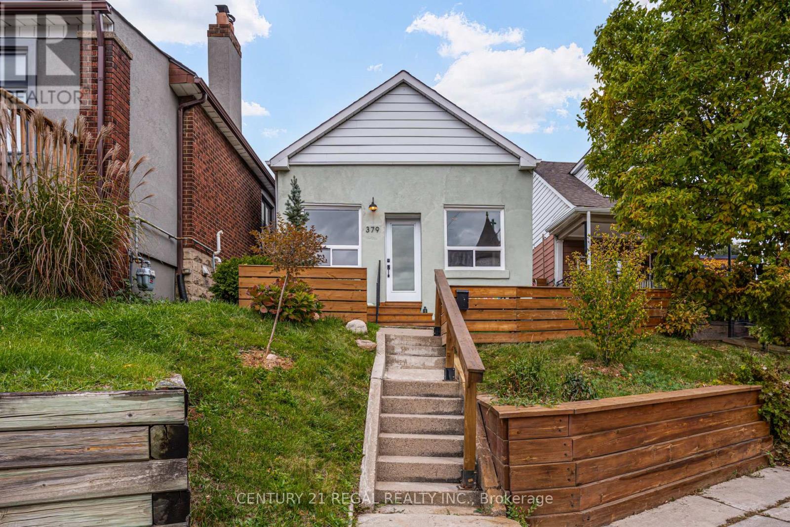 379 SILVERTHORN AVENUE, Toronto, Ontario