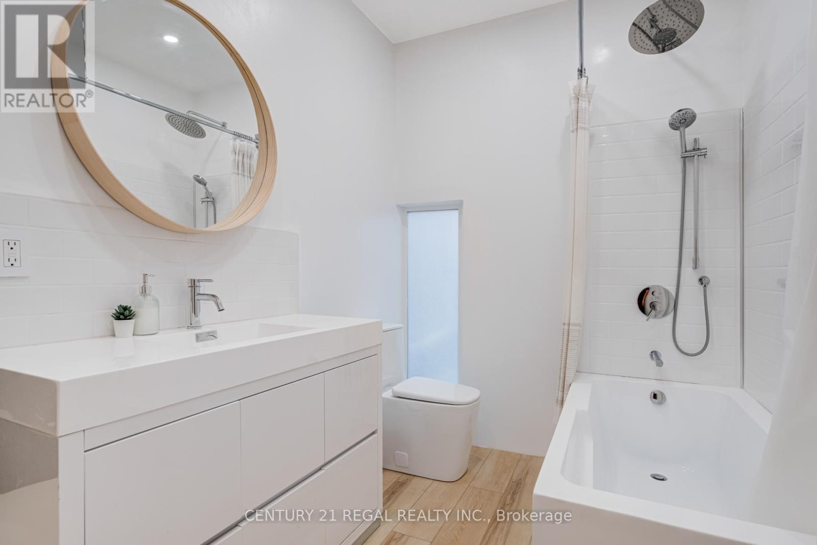 379 Silverthorn Avenue, Toronto, Ontario  M6M 3H1 - Photo 15 - W12503786