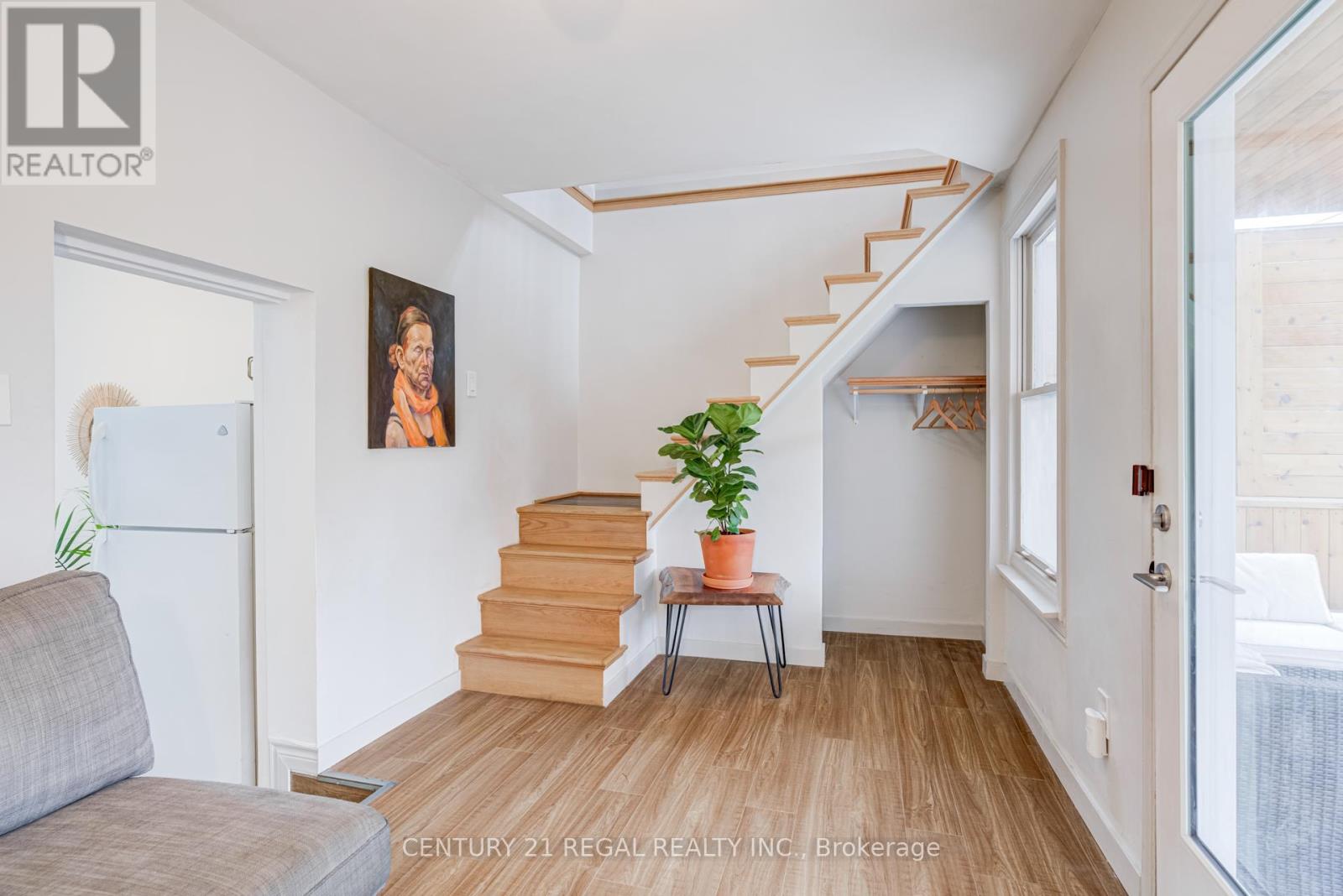 379 Silverthorn Avenue, Toronto, Ontario  M6M 3H1 - Photo 21 - W12503786