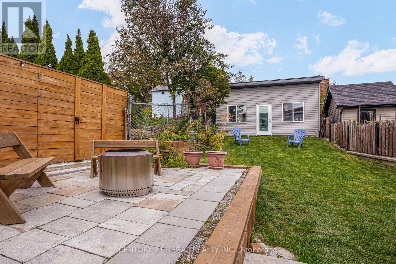 379 Silverthorn Avenue, Toronto, Ontario  M6M 3H1 - Photo 30 - W12503786