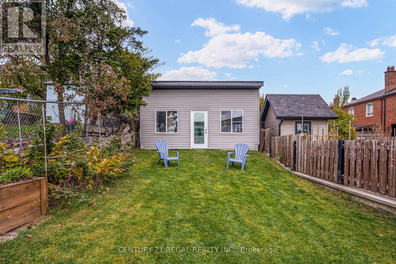 379 Silverthorn Avenue, Toronto, Ontario  M6M 3H1 - Photo 33 - W12503786