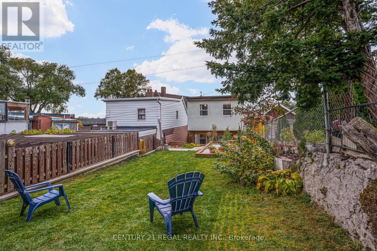 379 Silverthorn Avenue, Toronto, Ontario  M6M 3H1 - Photo 34 - W12503786