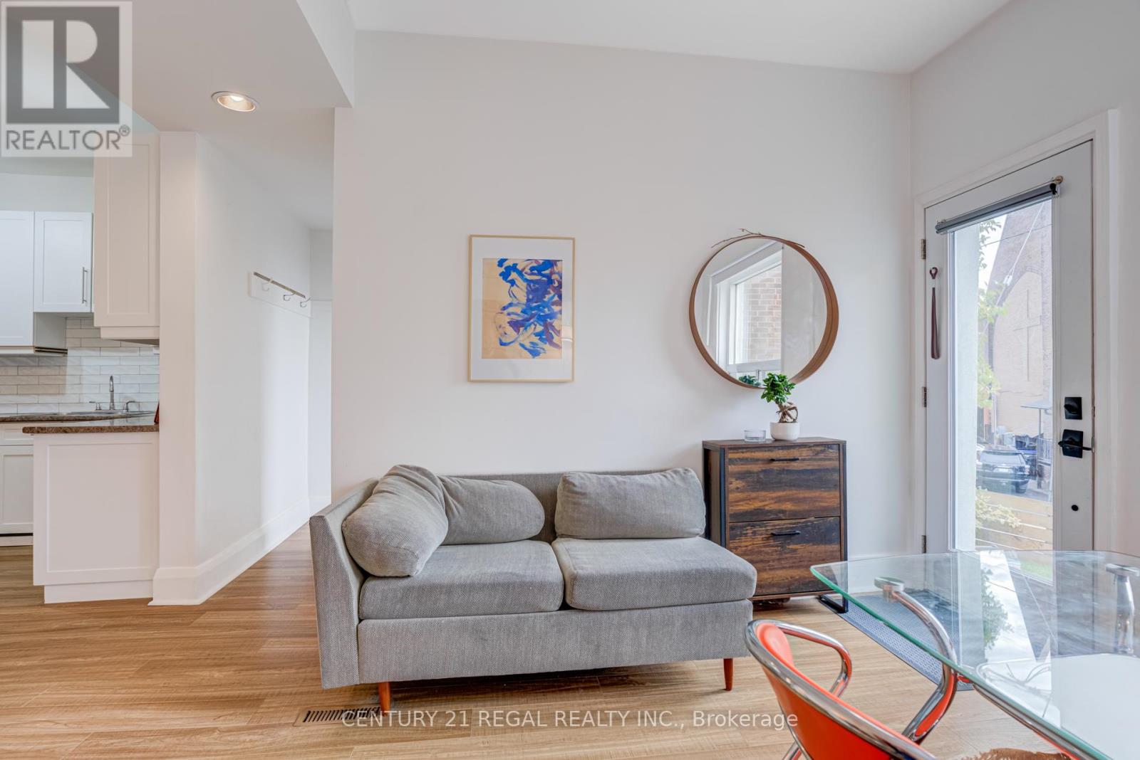 379 Silverthorn Avenue, Toronto, Ontario  M6M 3H1 - Photo 6 - W12503786