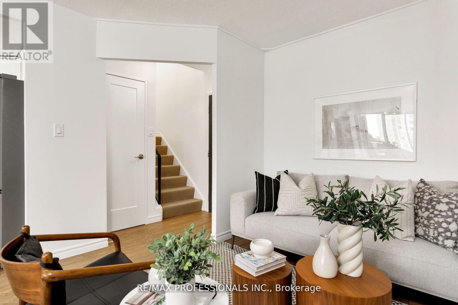 510 - 35 Ormskirk Avenue, Toronto, Ontario  M6S 1A8 - Photo 14 - W12503822