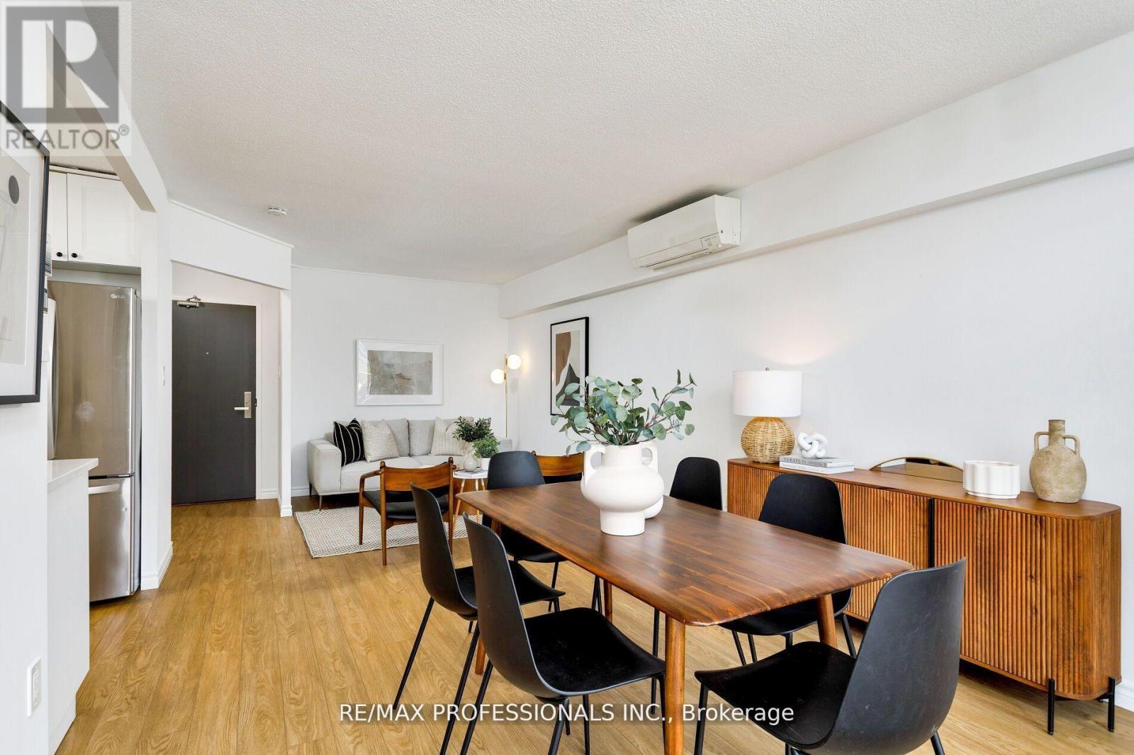 510 - 35 Ormskirk Avenue, Toronto, Ontario  M6S 1A8 - Photo 4 - W12503822