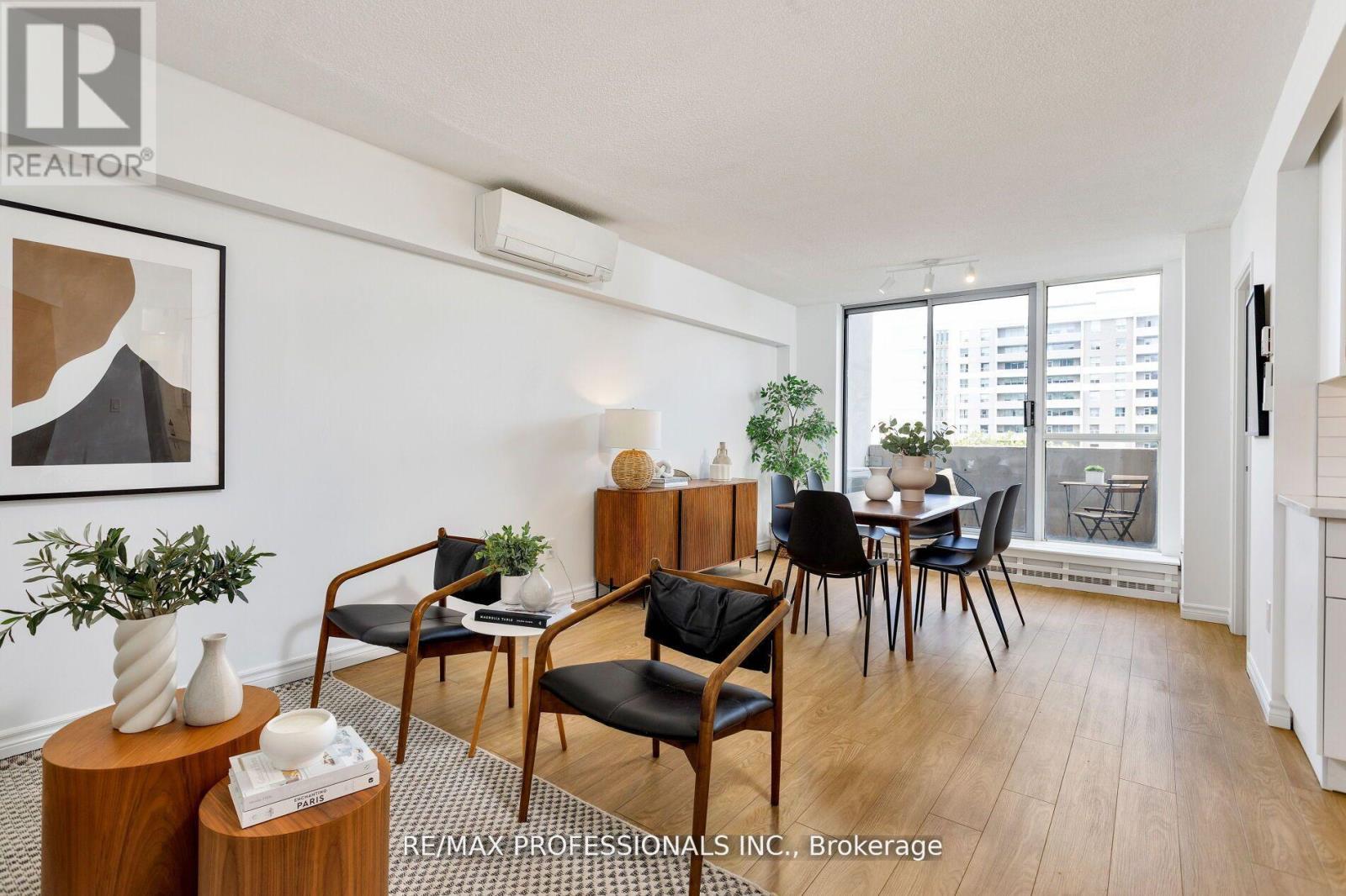 510 - 35 Ormskirk Avenue, Toronto, Ontario  M6S 1A8 - Photo 8 - W12503822