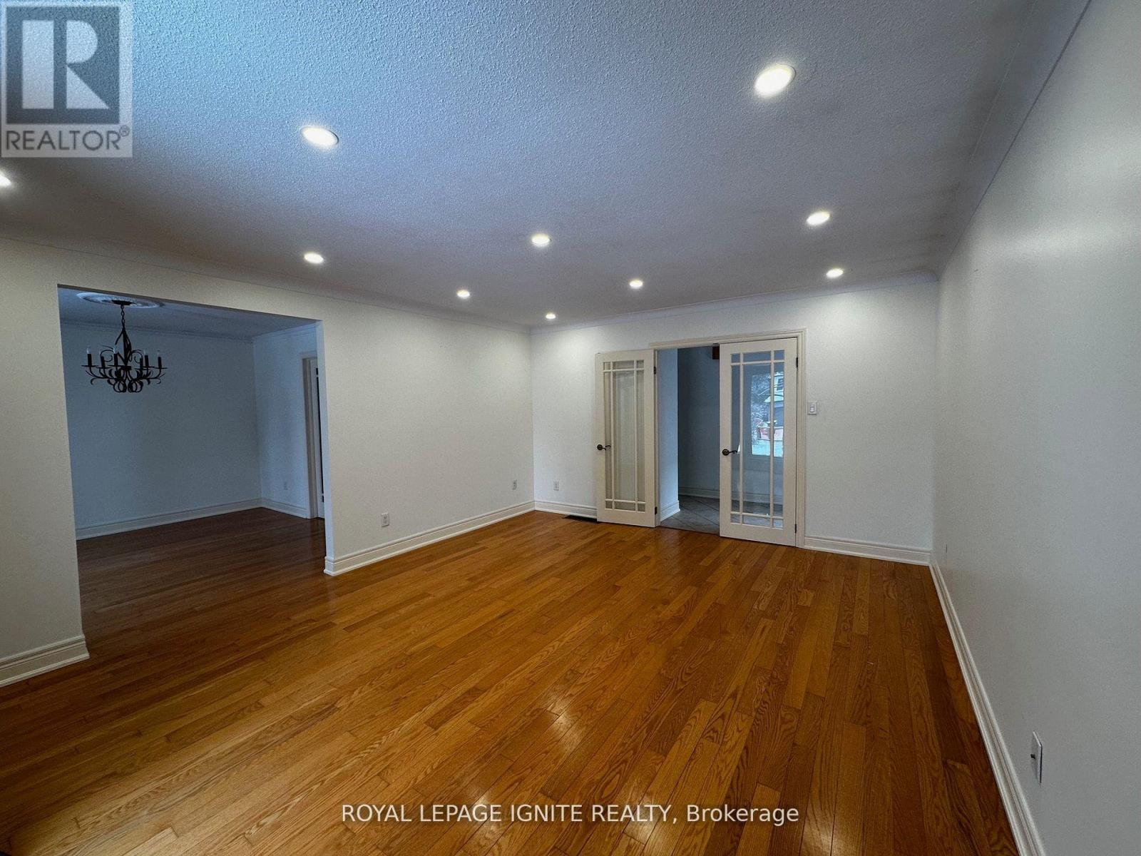 Main - 3577 Gallager Drive, Mississauga, Ontario  L5C 2N2 - Photo 27 - W12503850