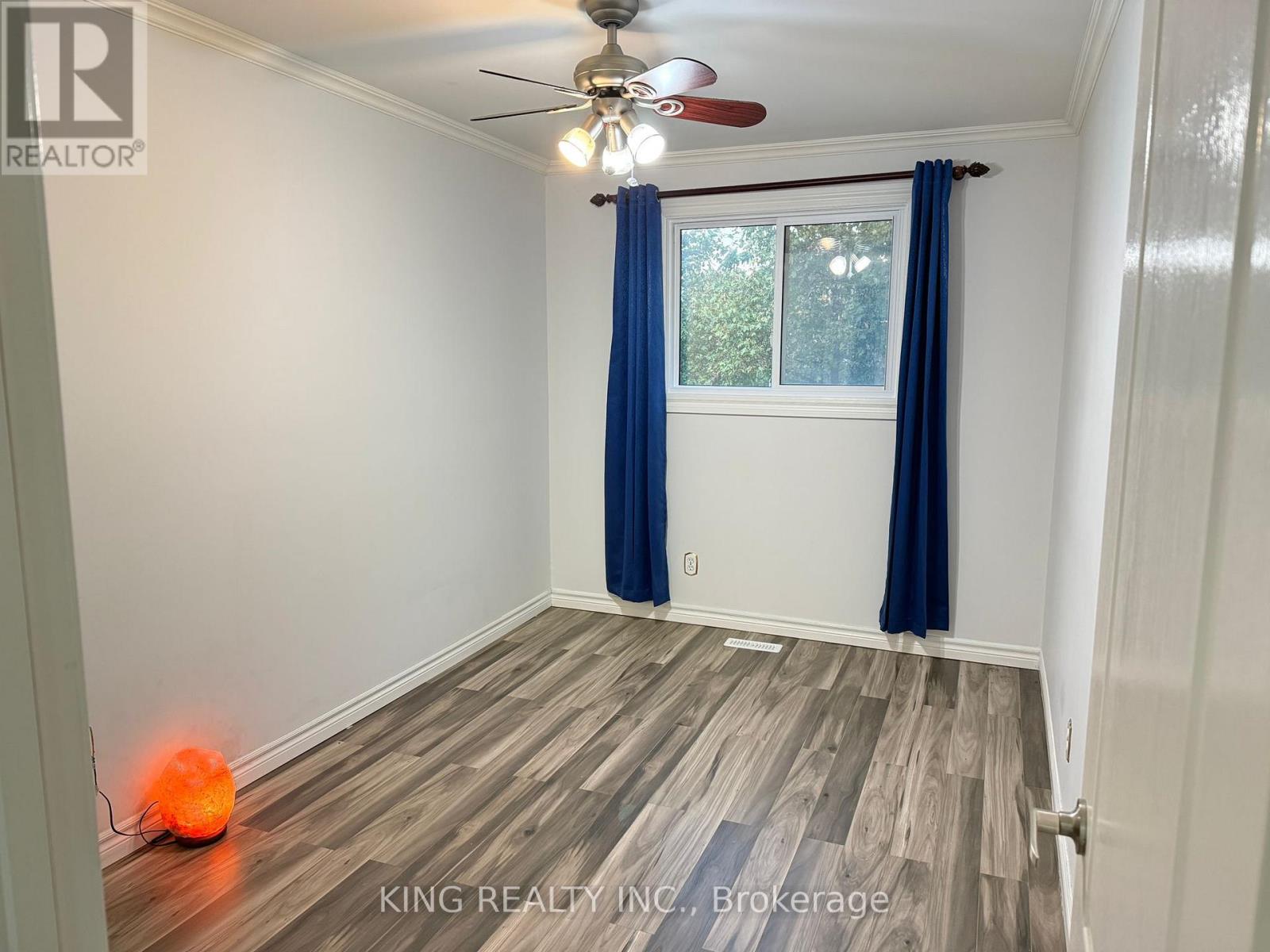 21 Greenwood Crescent, Brampton, Ontario  L6S 1T2 - Photo 8 - W12503884