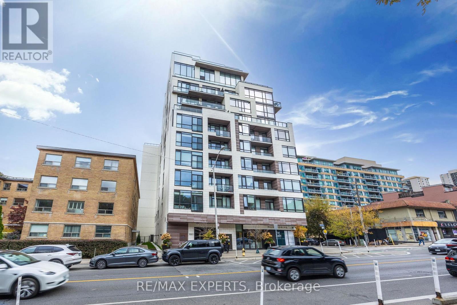 512 - 1990 Bloor Street W, Toronto, Ontario  M6P 3L1 - Photo 3 - W12503906