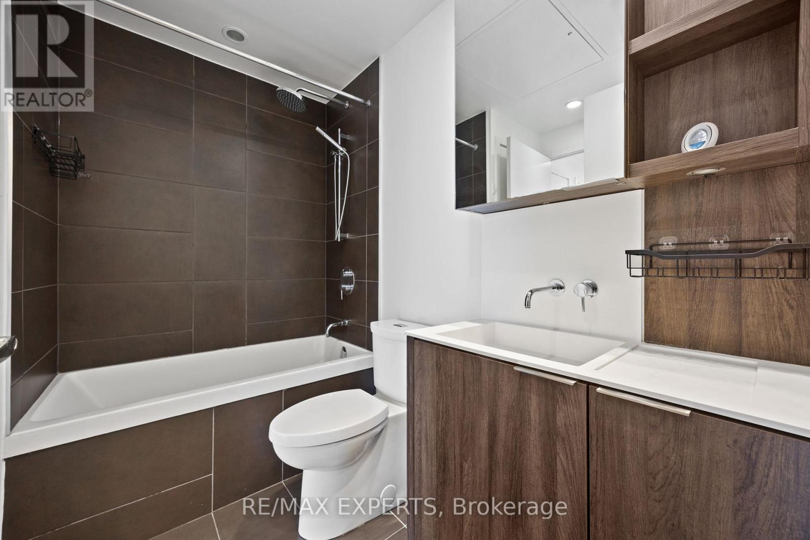 512 - 1990 Bloor Street W, Toronto, Ontario  M6P 3L1 - Photo 7 - W12503906