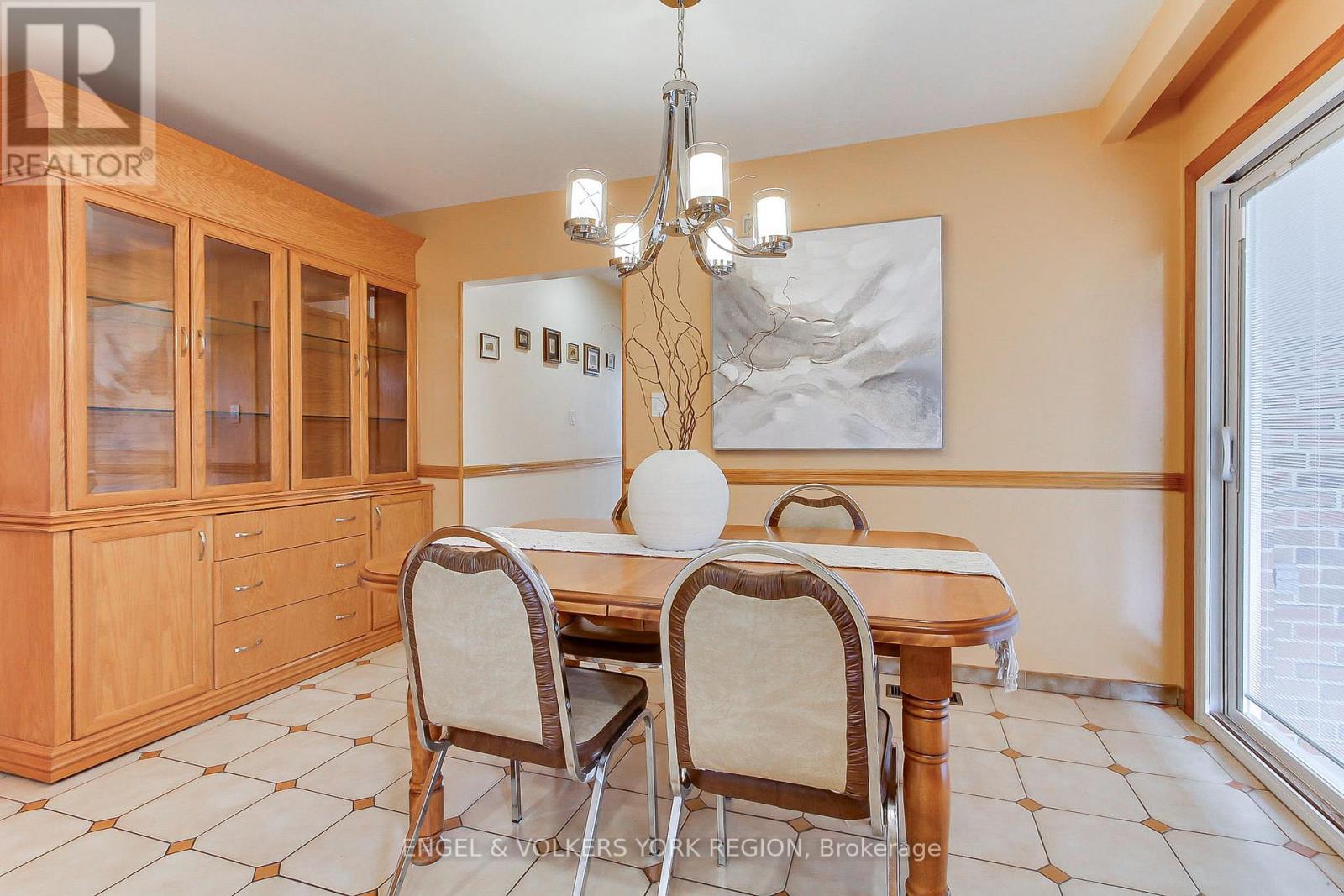 234 Maple Leaf Drive, Toronto, Ontario  M6L 1P1 - Photo 23 - W12503992