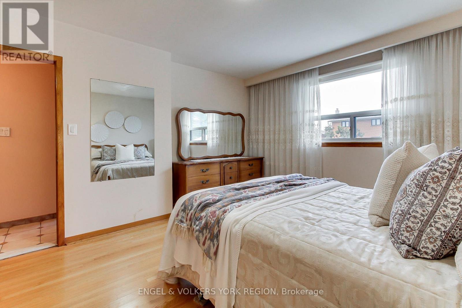 234 Maple Leaf Drive, Toronto, Ontario  M6L 1P1 - Photo 28 - W12503992