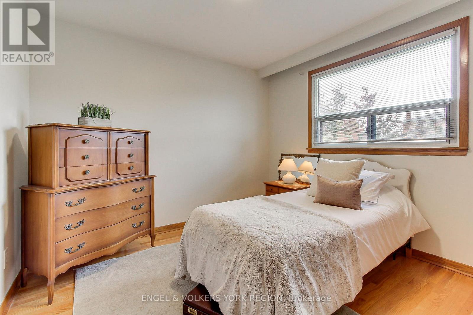 234 Maple Leaf Drive, Toronto, Ontario  M6L 1P1 - Photo 29 - W12503992