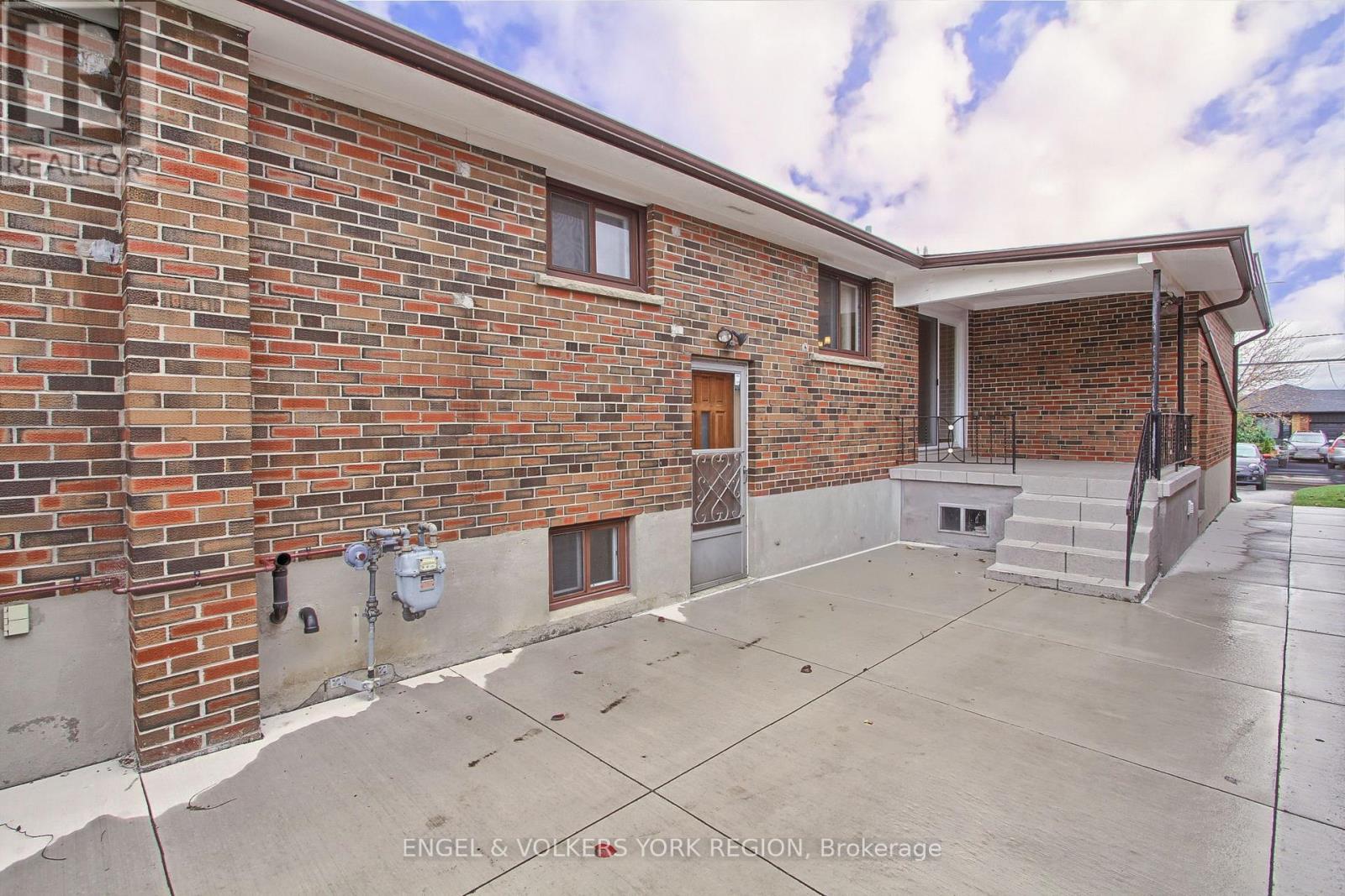 234 Maple Leaf Drive, Toronto, Ontario  M6L 1P1 - Photo 45 - W12503992