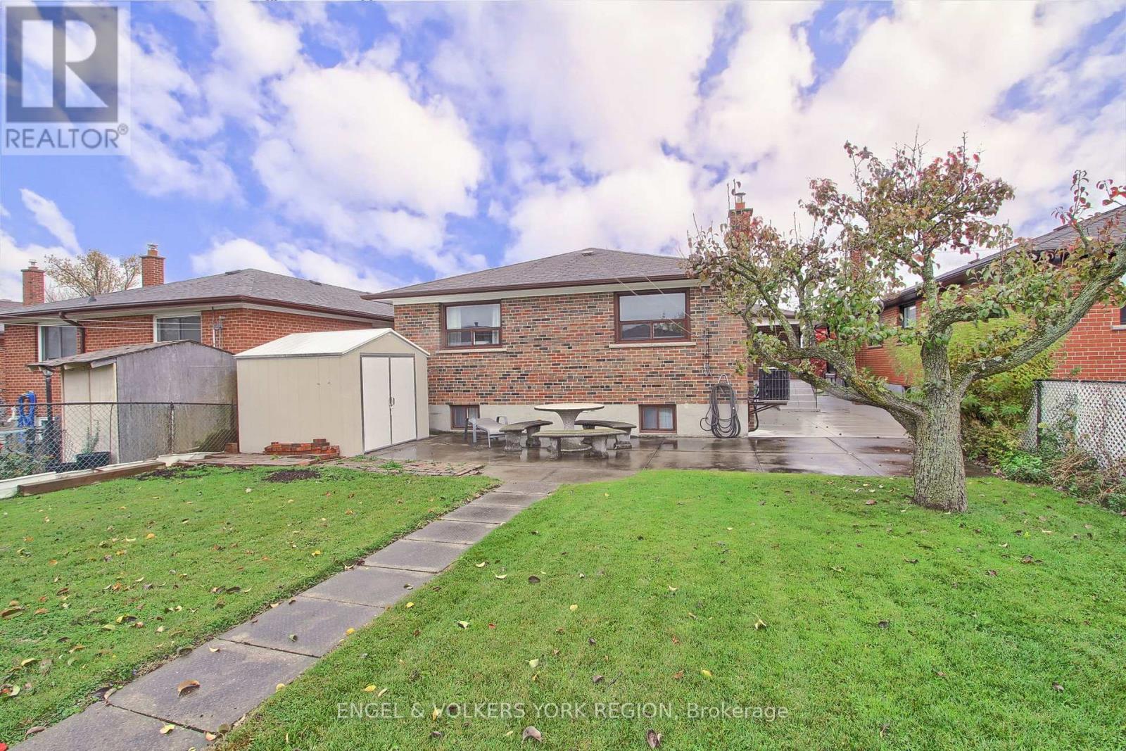 234 Maple Leaf Drive, Toronto, Ontario  M6L 1P1 - Photo 48 - W12503992