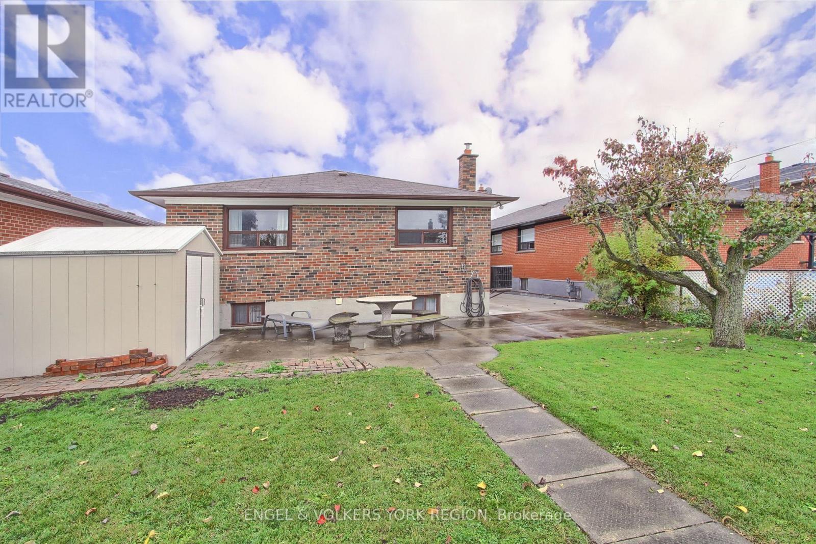 234 Maple Leaf Drive, Toronto, Ontario  M6L 1P1 - Photo 49 - W12503992