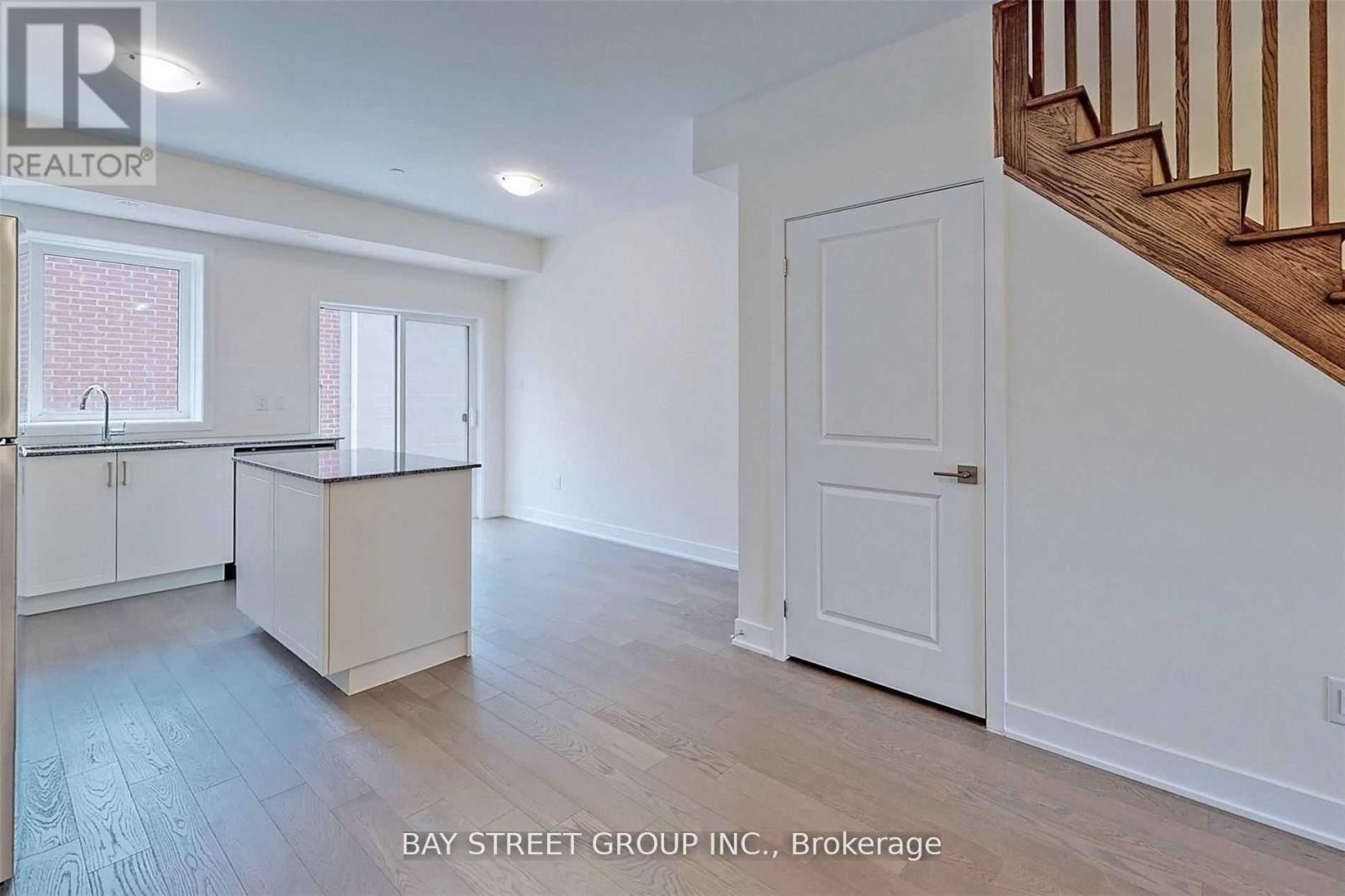 109 Frederick Tisdale Drive, Toronto, Ontario  M3K 0C6 - Photo 6 - W12504038