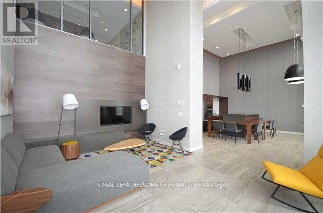 1309 - 2560 Eglinton Avenue W, Mississauga, Ontario  L5M 0Y3 - Photo 2 - W12504044