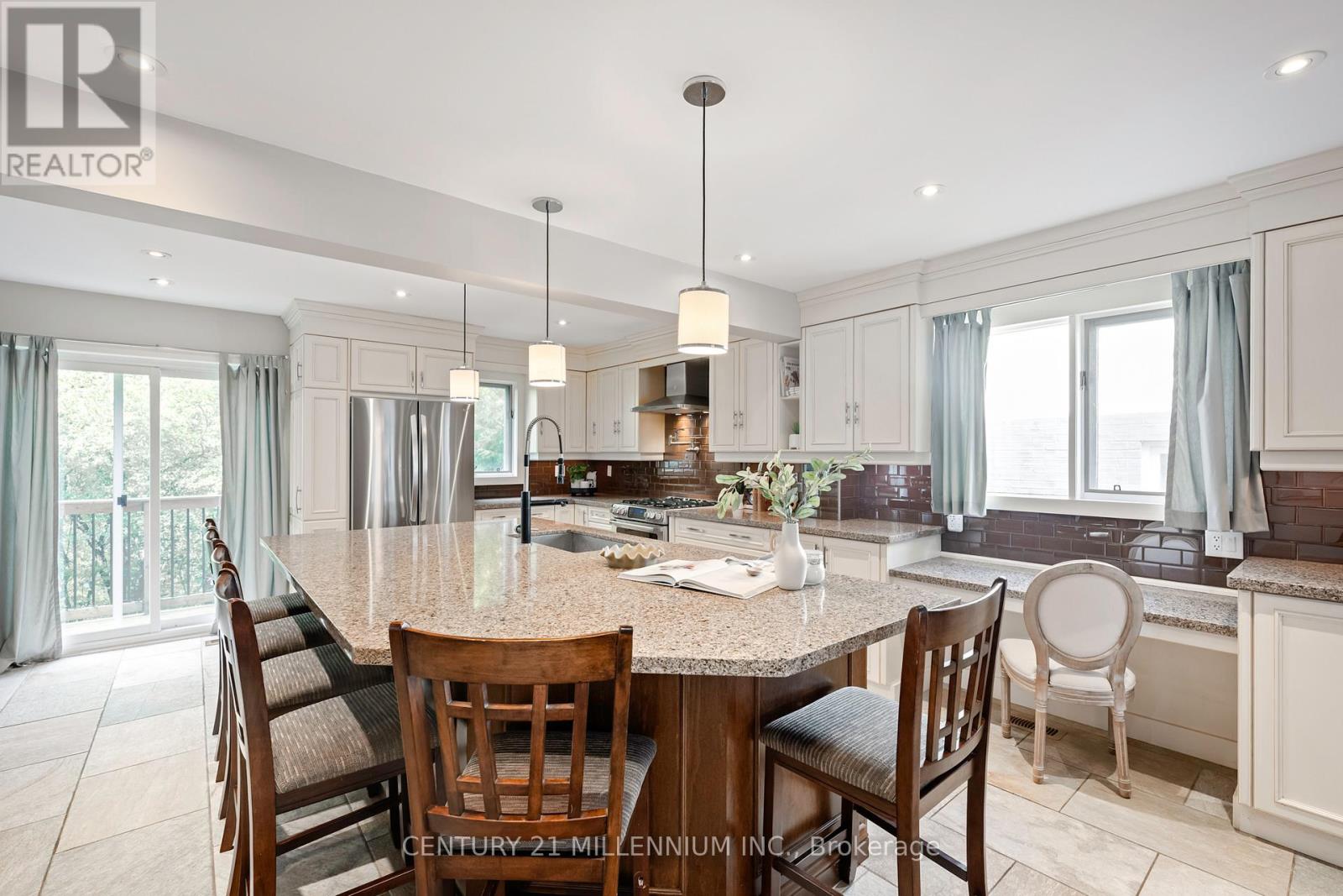 174 Lisa Marie Drive, Orangeville, Ontario  L9W 4P7 - Photo 8 - W12504076