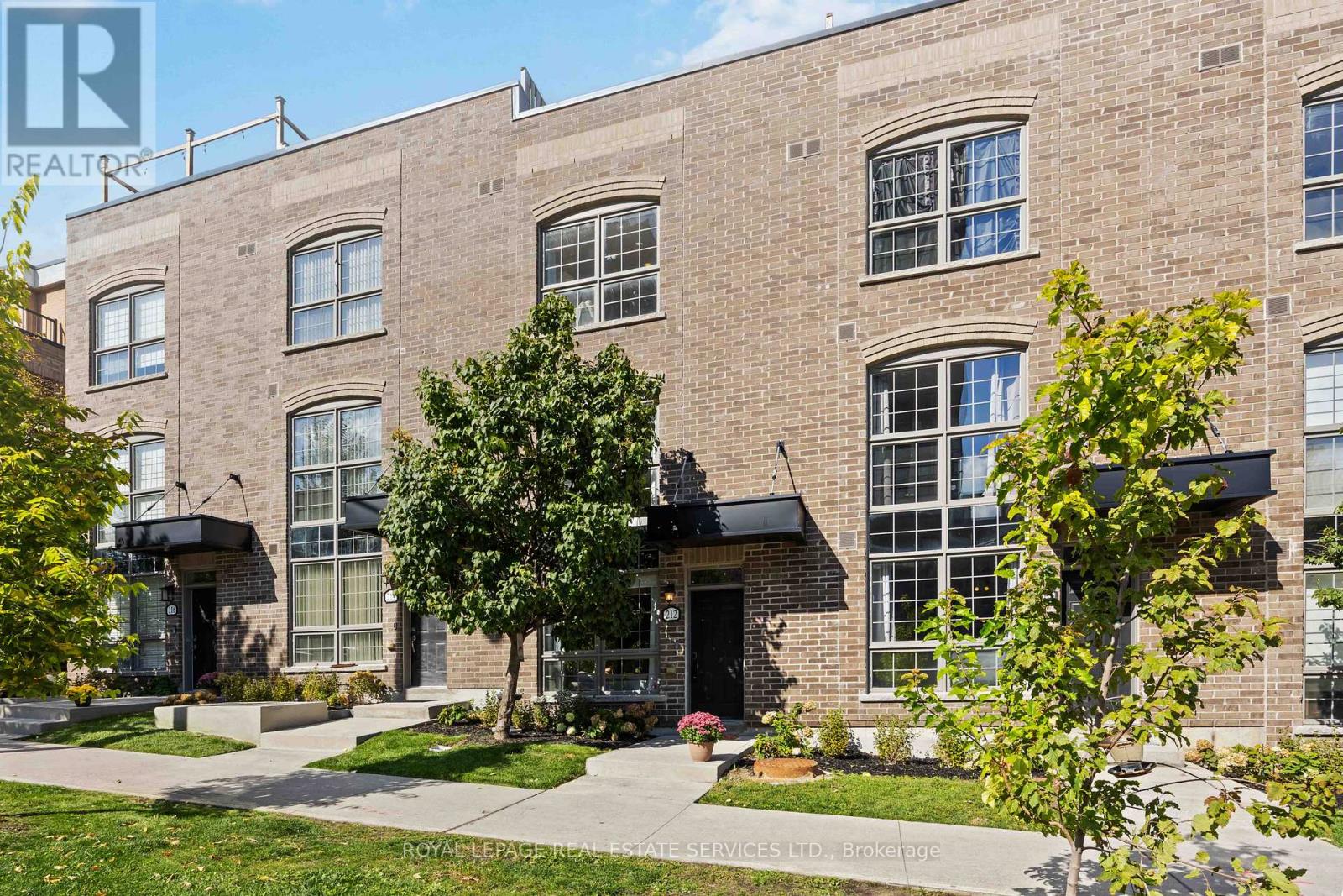 212 Brandon Avenue, Toronto, Ontario  M6H 0C5 - Photo 3 - W12504082