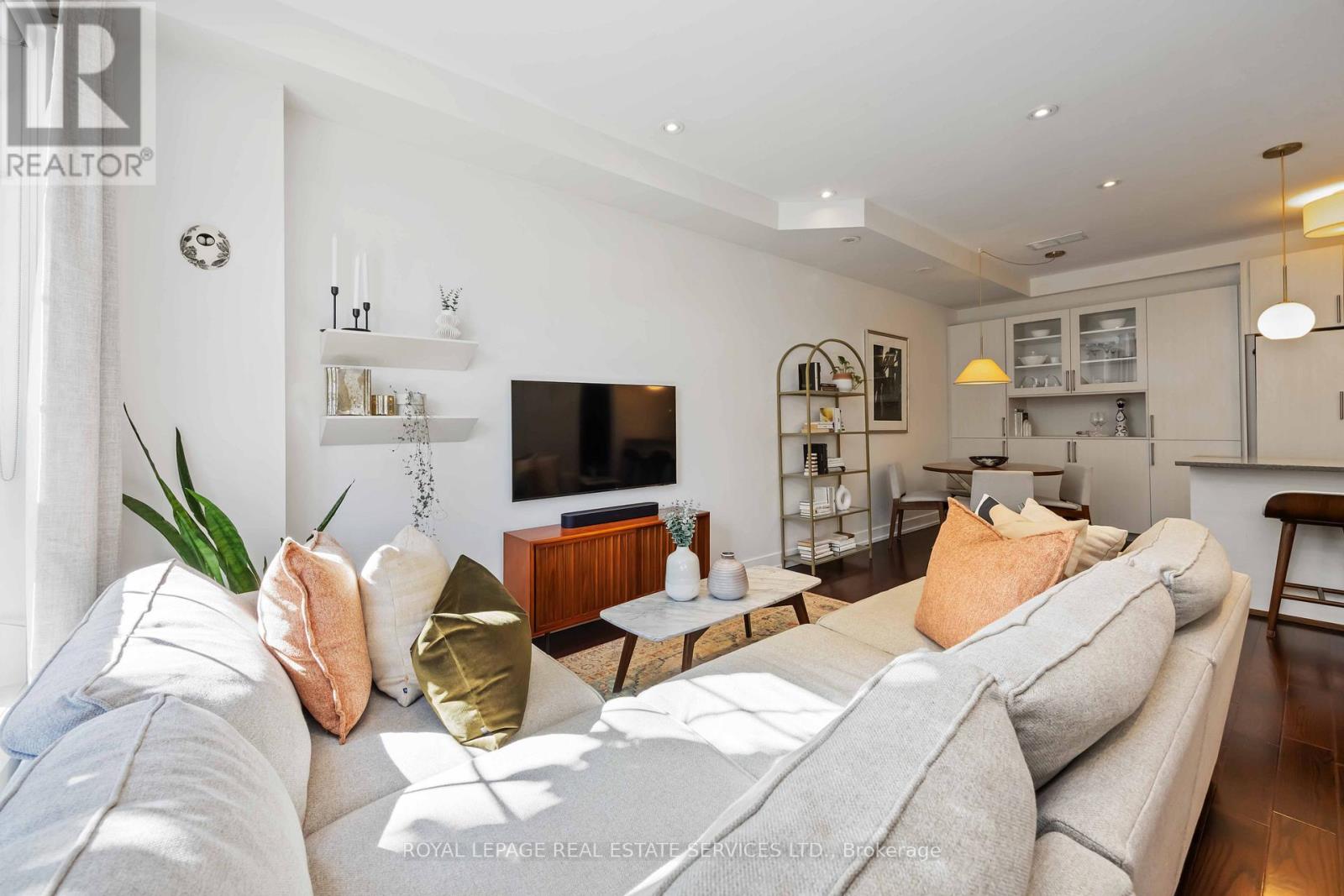 212 Brandon Avenue, Toronto, Ontario  M6H 0C5 - Photo 8 - W12504082