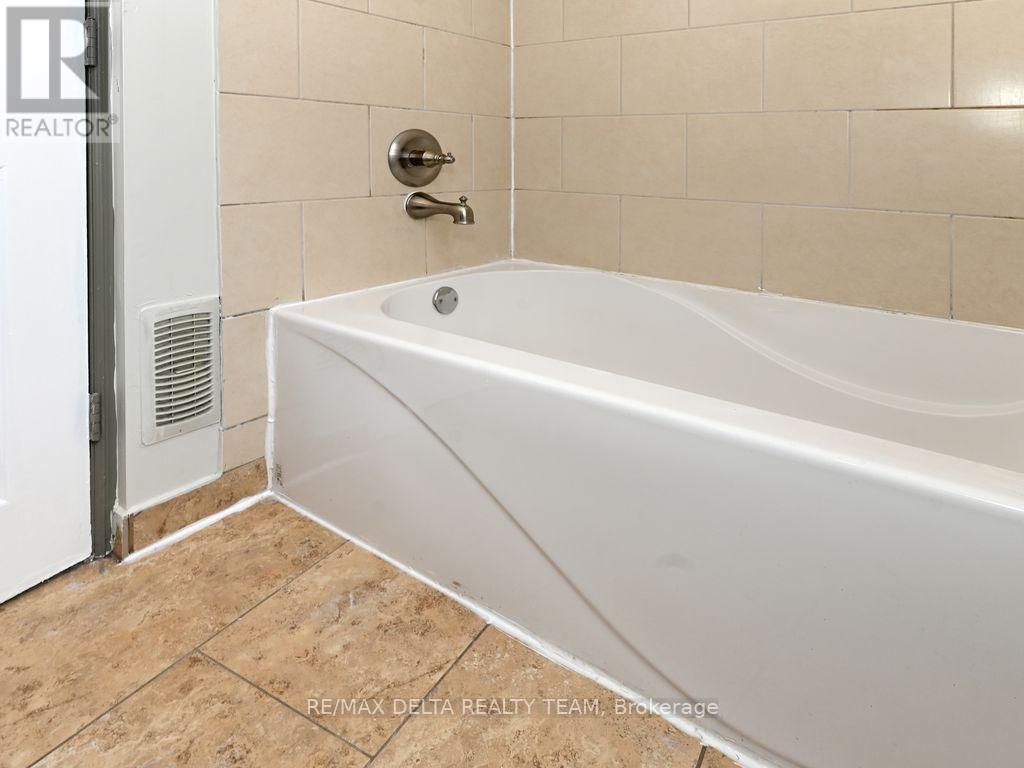 355 Bronson Avenue, Ottawa, Ontario  K1R 6J4 - Photo 12 - X12504100