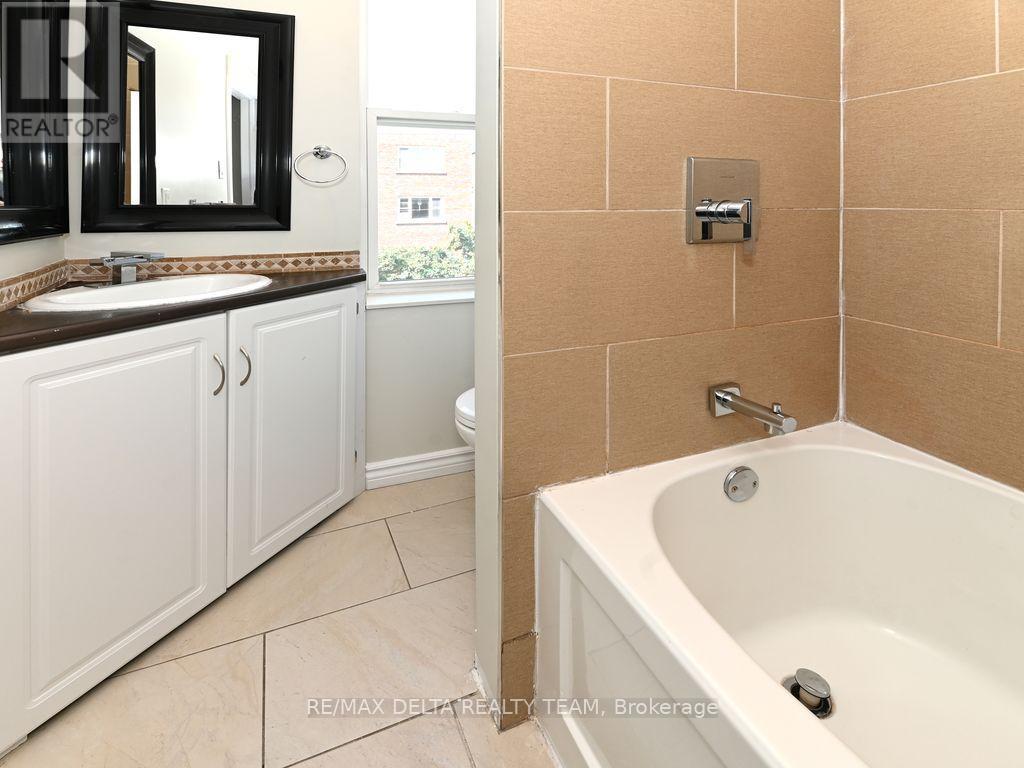 355 Bronson Avenue, Ottawa, Ontario  K1R 6J4 - Photo 24 - X12504100