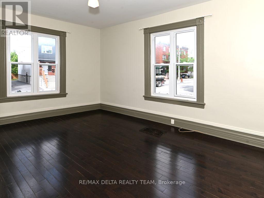 355 Bronson Avenue, Ottawa, Ontario  K1R 6J4 - Photo 5 - X12504100