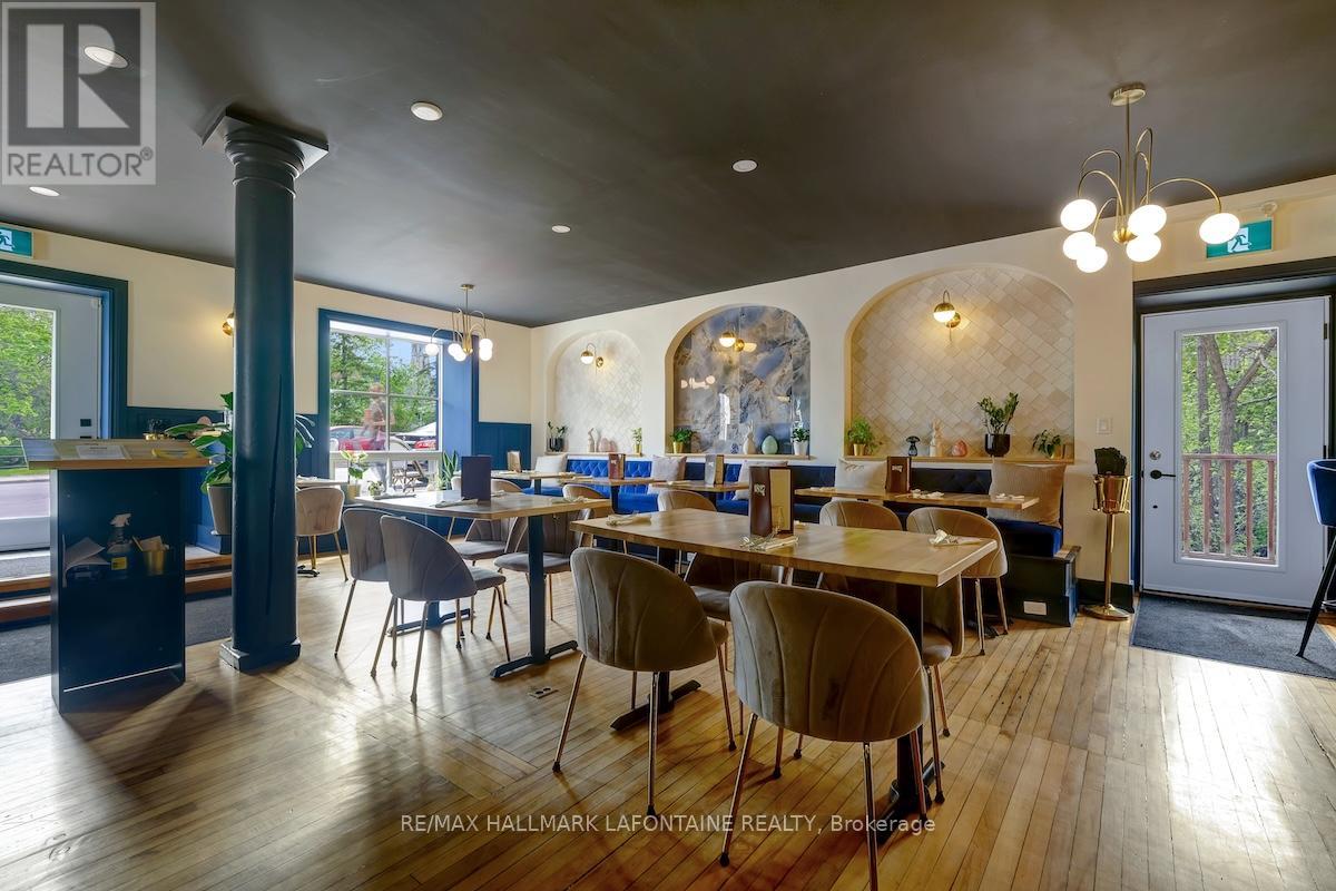 100 Gore Street E, Perth, Ontario  K7H 1J3 - Photo 2 - X12504132