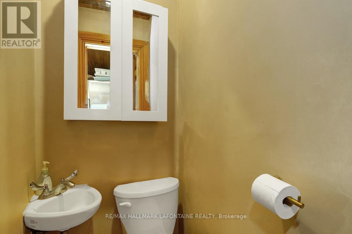 100 Gore Street E, Perth, Ontario  K7H 1J3 - Photo 35 - X12504132