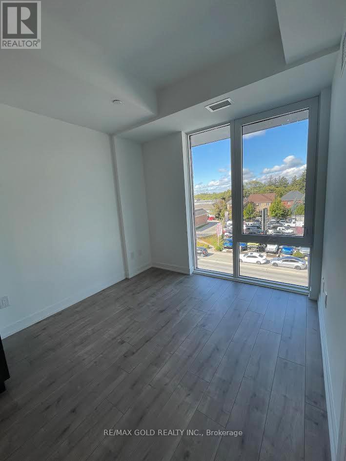 340 - 215 Lakeshore Road, Mississauga, Ontario  L5H 0A7 - Photo 10 - W12503584