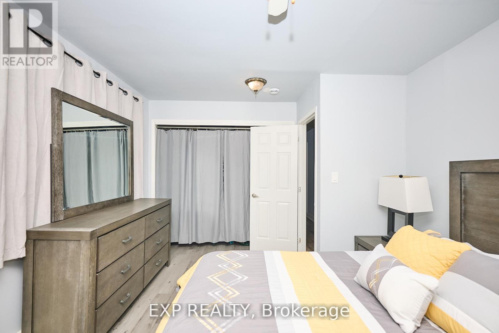 31 Woodrow Street, St. Catharines, Ontario  L2P 2A1 - Photo 5 - X12504108