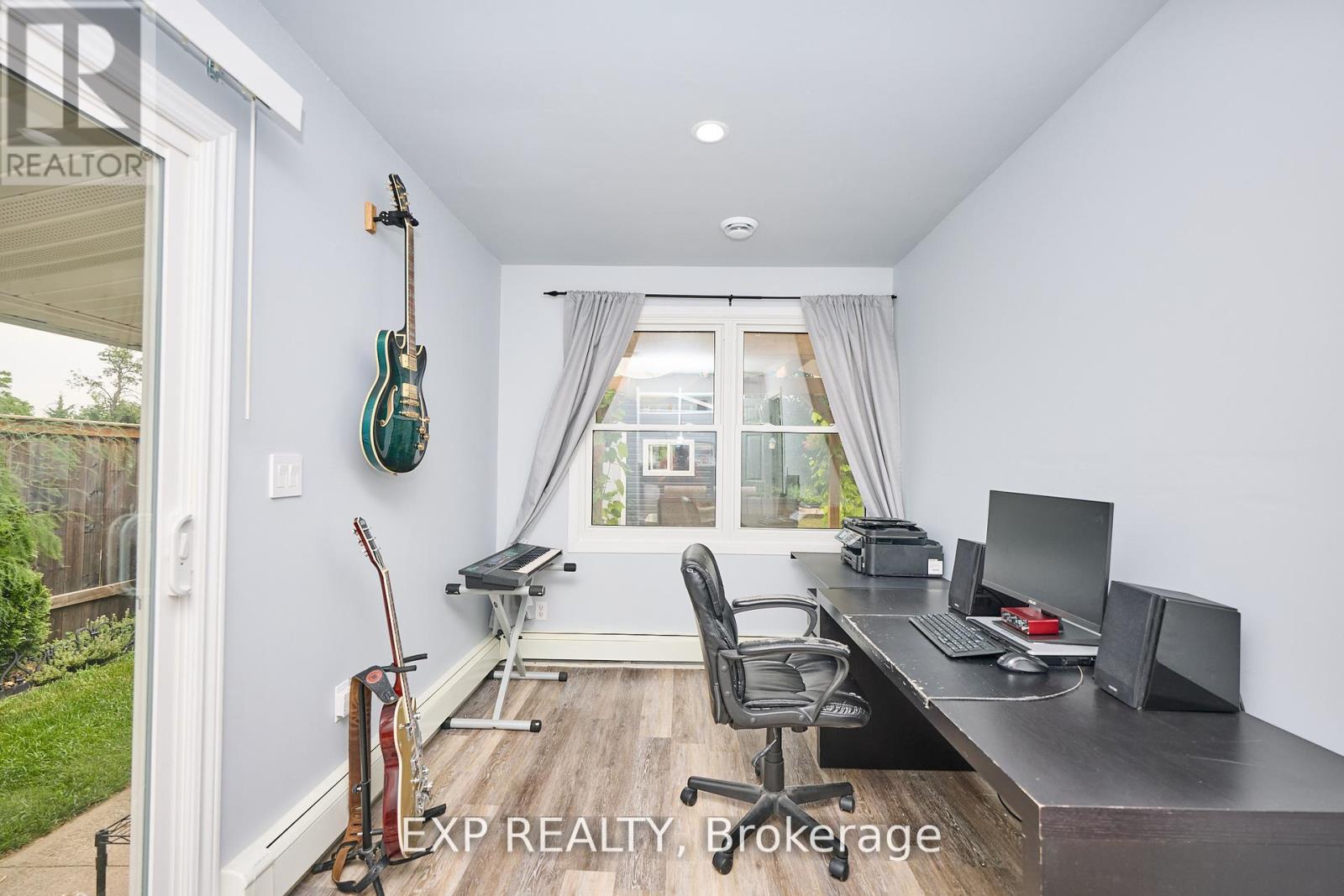 31 Woodrow Street, St. Catharines, Ontario  L2P 2A1 - Photo 6 - X12504108