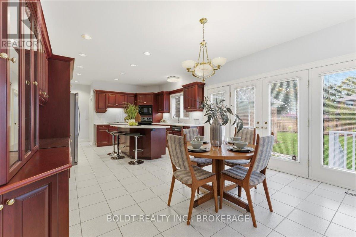 15 Golden Boulevard, St. Catharines, Ontario  L2N 7L8 - Photo 10 - X12504192