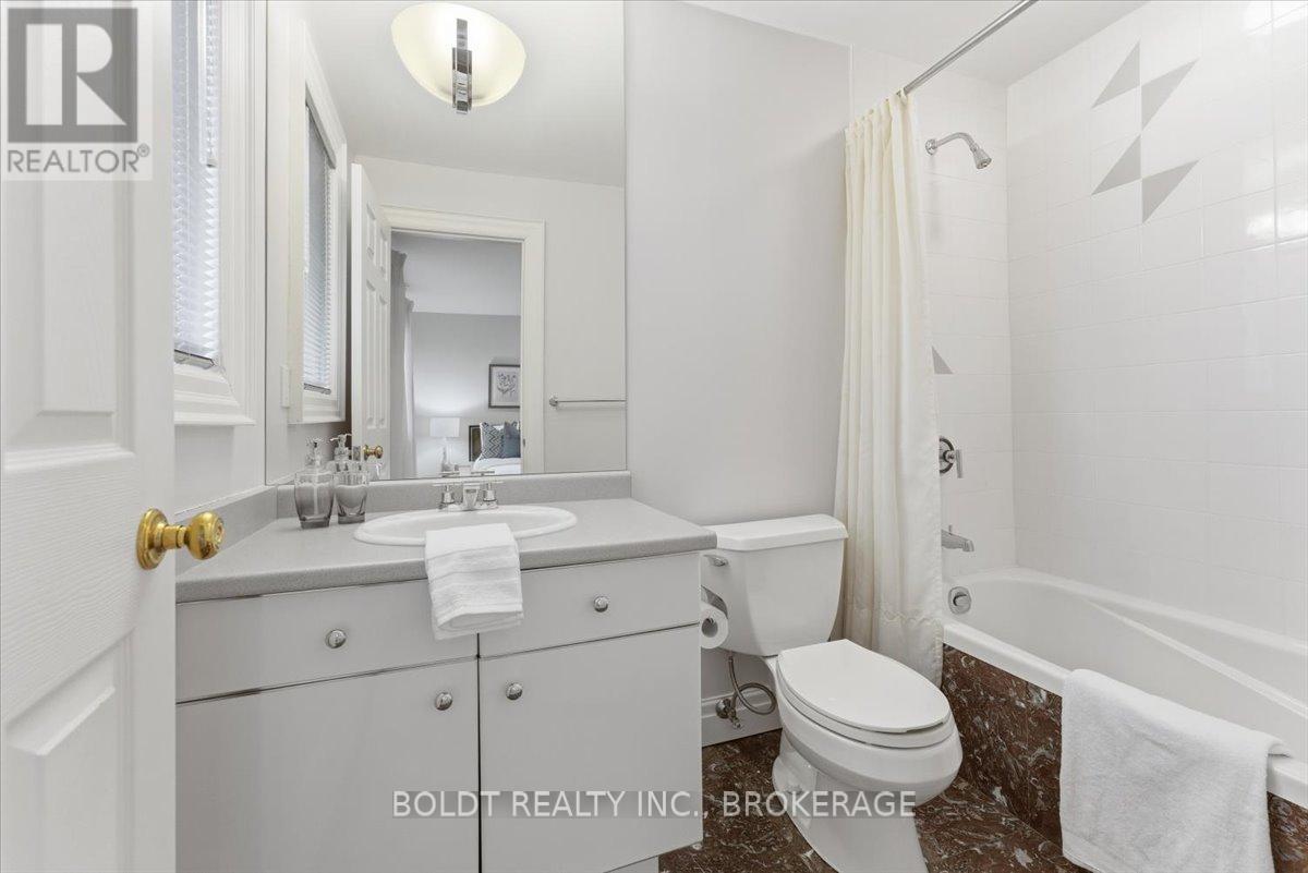 15 Golden Boulevard, St. Catharines, Ontario  L2N 7L8 - Photo 33 - X12504192