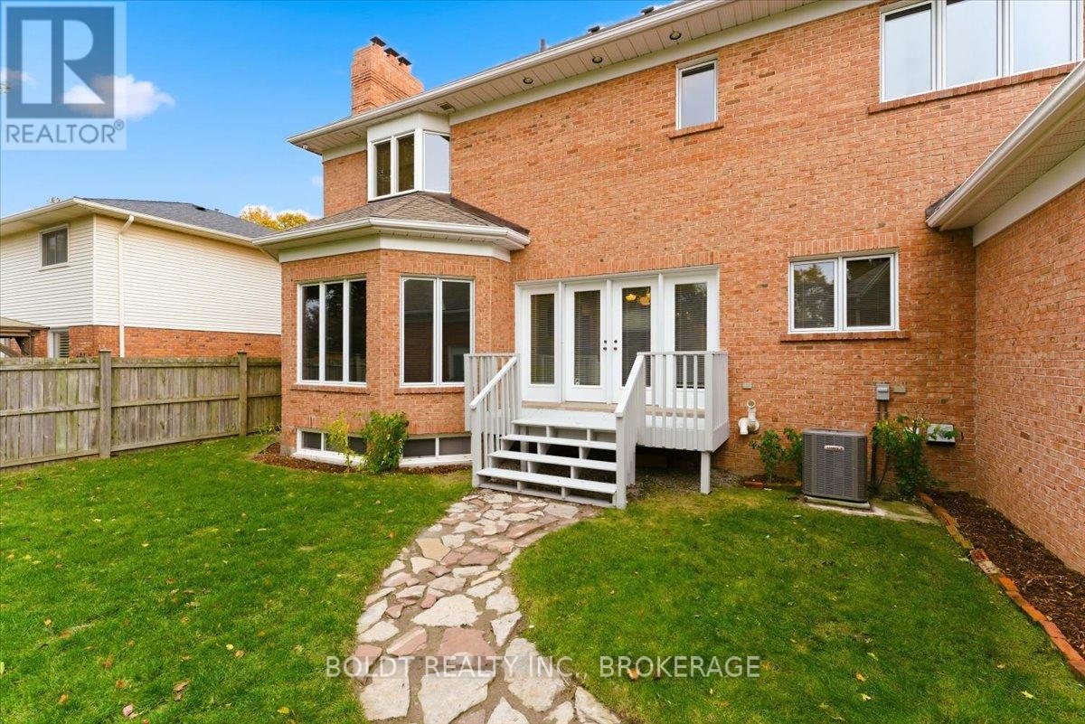 15 Golden Boulevard, St. Catharines, Ontario  L2N 7L8 - Photo 34 - X12504192