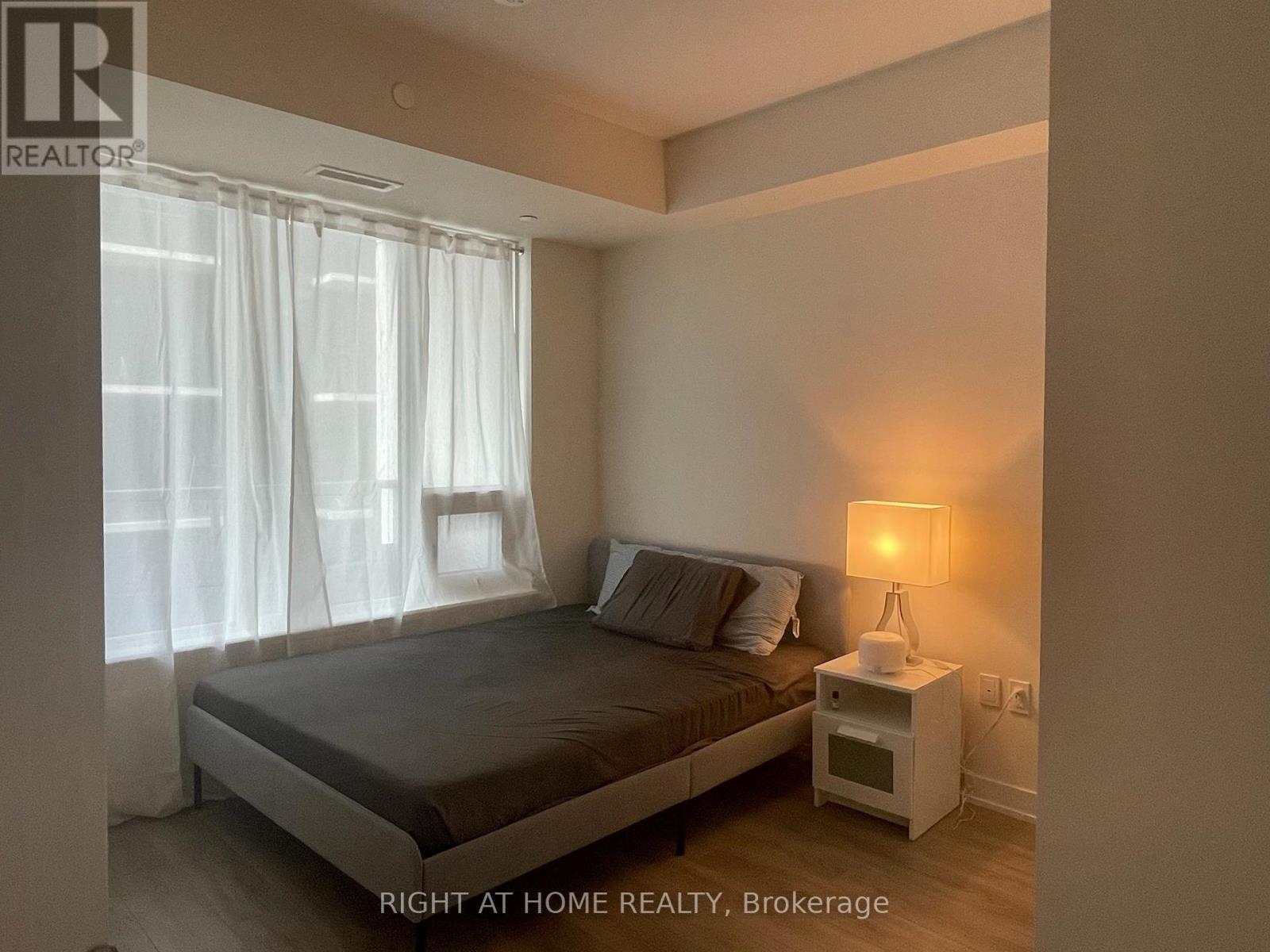 1107 - 212 King William Street, Hamilton, Ontario  L8R 0A7 - Photo 11 - X12503802