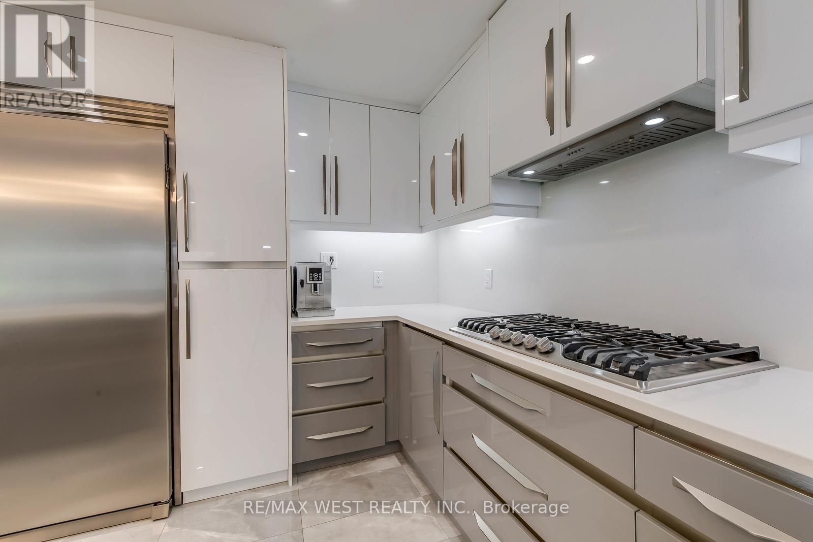 8077 Mount Carmel Boulevard, Niagara Falls, Ontario  L2H 2Y8 - Photo 14 - X12503810