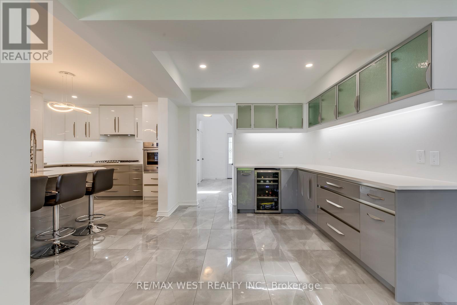 8077 Mount Carmel Boulevard, Niagara Falls, Ontario  L2H 2Y8 - Photo 17 - X12503810