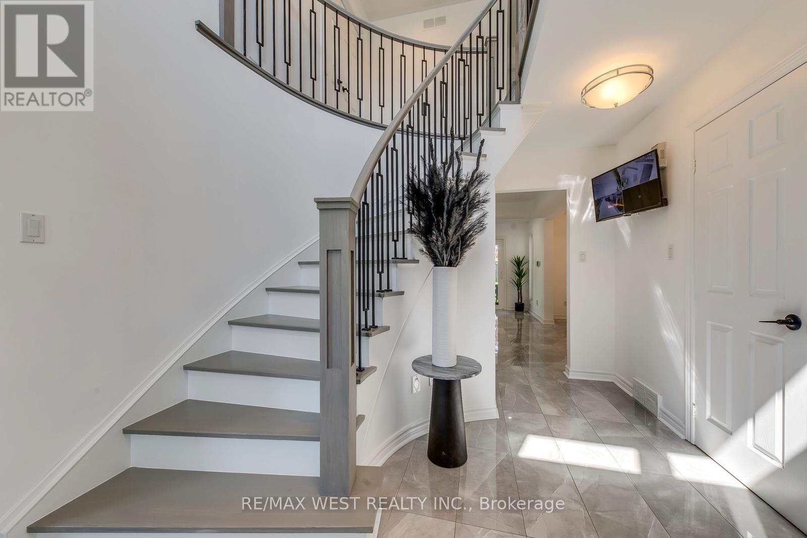 8077 Mount Carmel Boulevard, Niagara Falls, Ontario  L2H 2Y8 - Photo 22 - X12503810