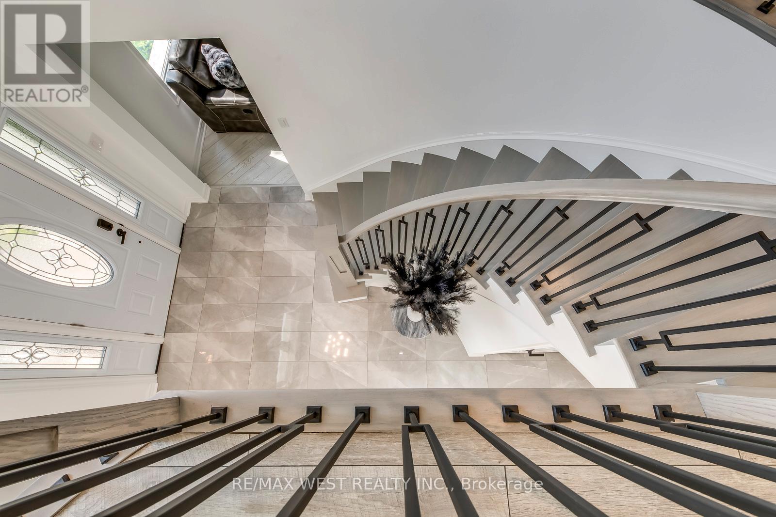 8077 Mount Carmel Boulevard, Niagara Falls, Ontario  L2H 2Y8 - Photo 23 - X12503810