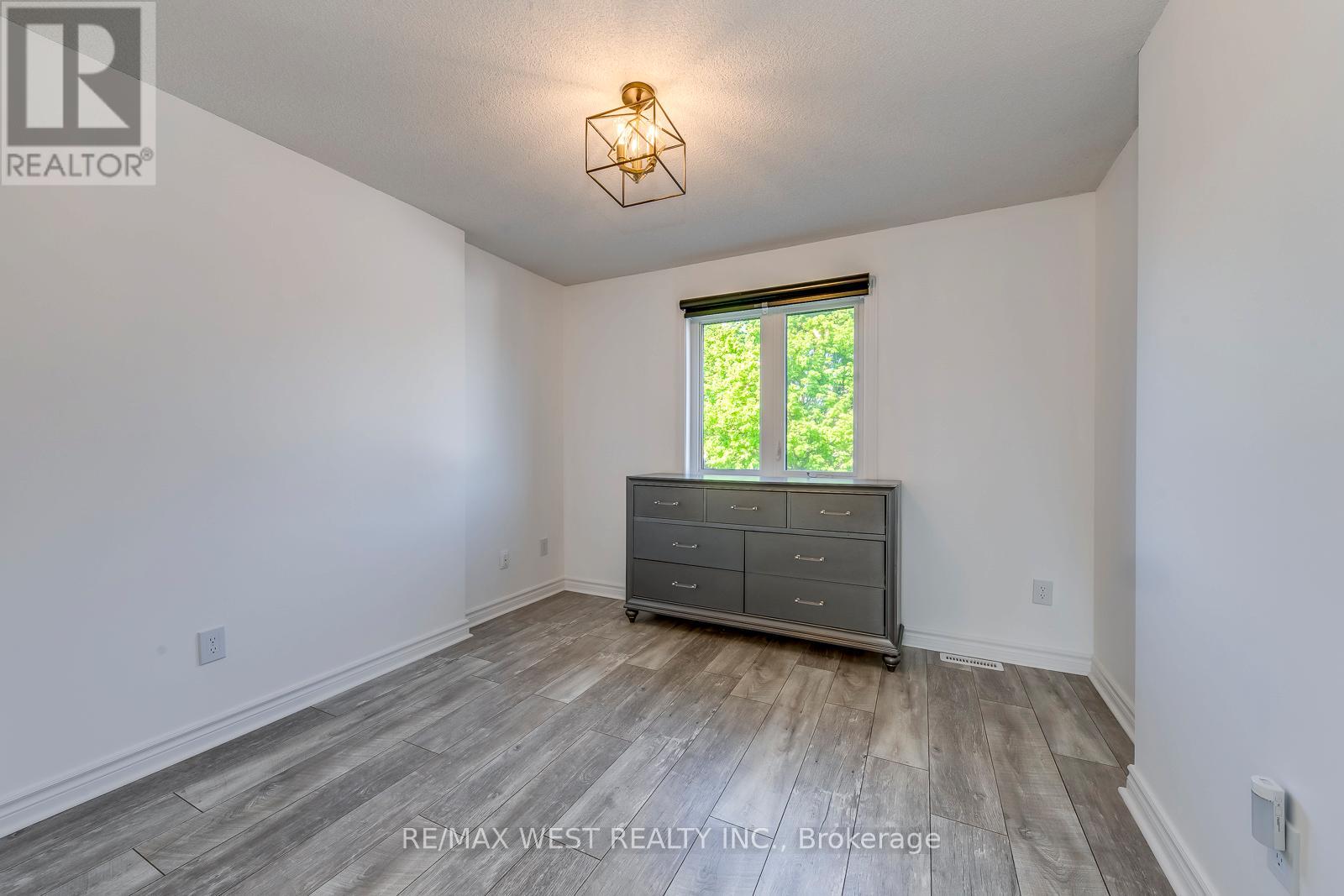 8077 Mount Carmel Boulevard, Niagara Falls, Ontario  L2H 2Y8 - Photo 29 - X12503810