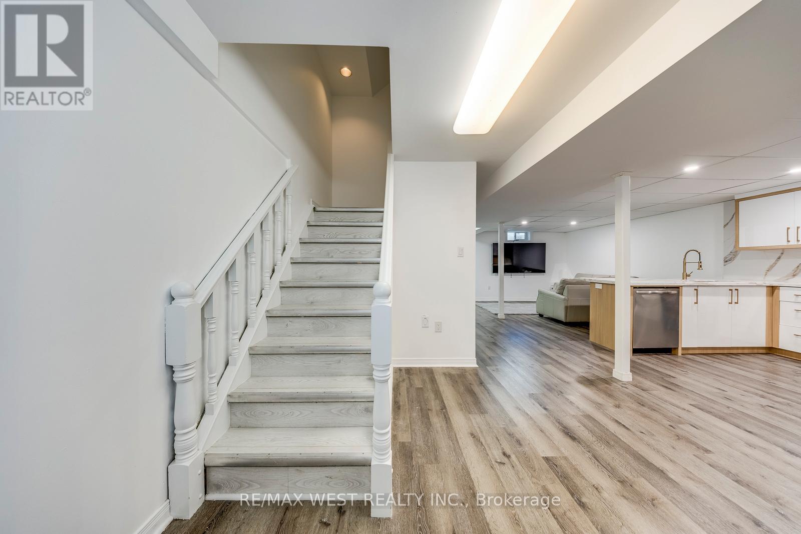 8077 Mount Carmel Boulevard, Niagara Falls, Ontario  L2H 2Y8 - Photo 32 - X12503810