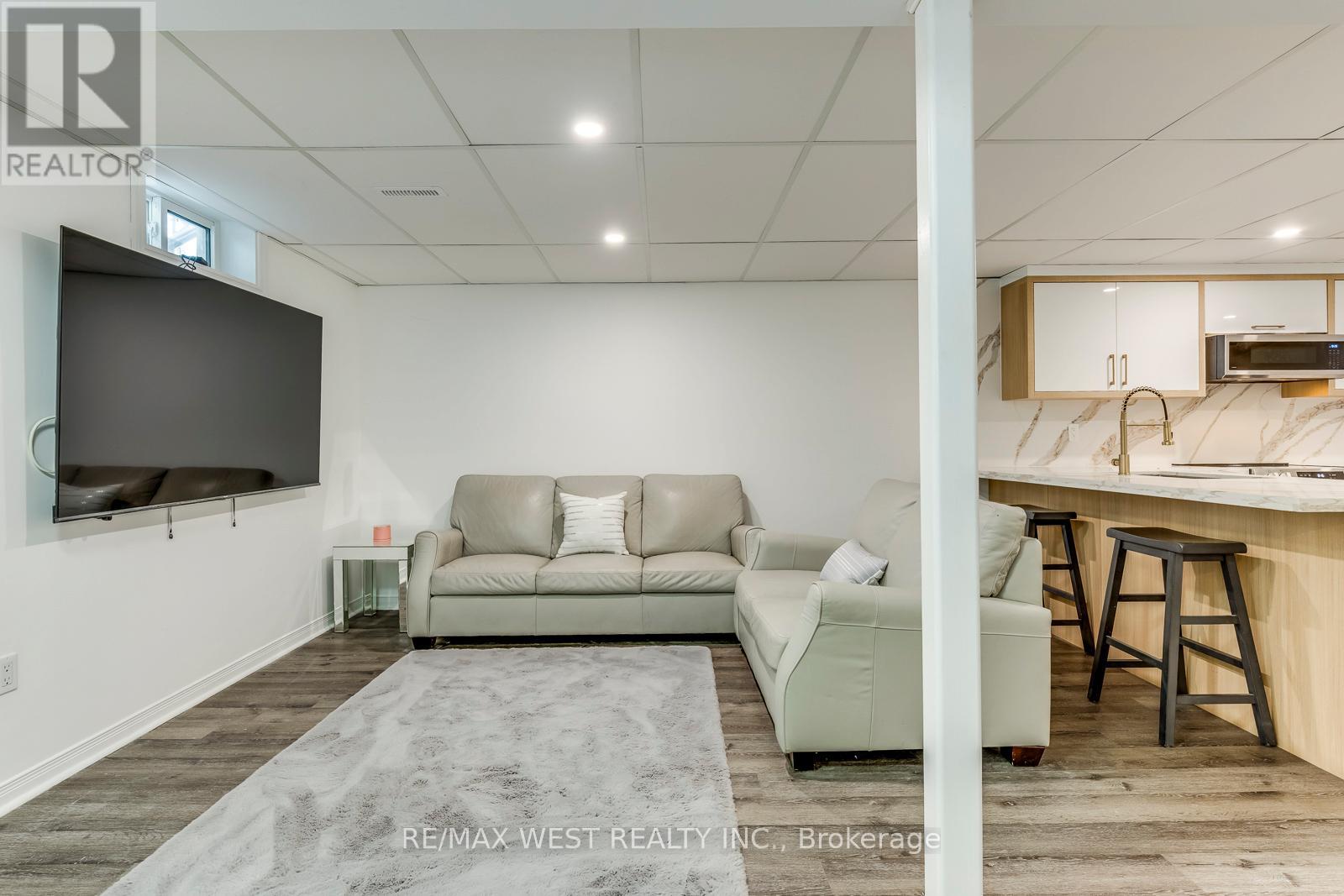 8077 Mount Carmel Boulevard, Niagara Falls, Ontario  L2H 2Y8 - Photo 35 - X12503810