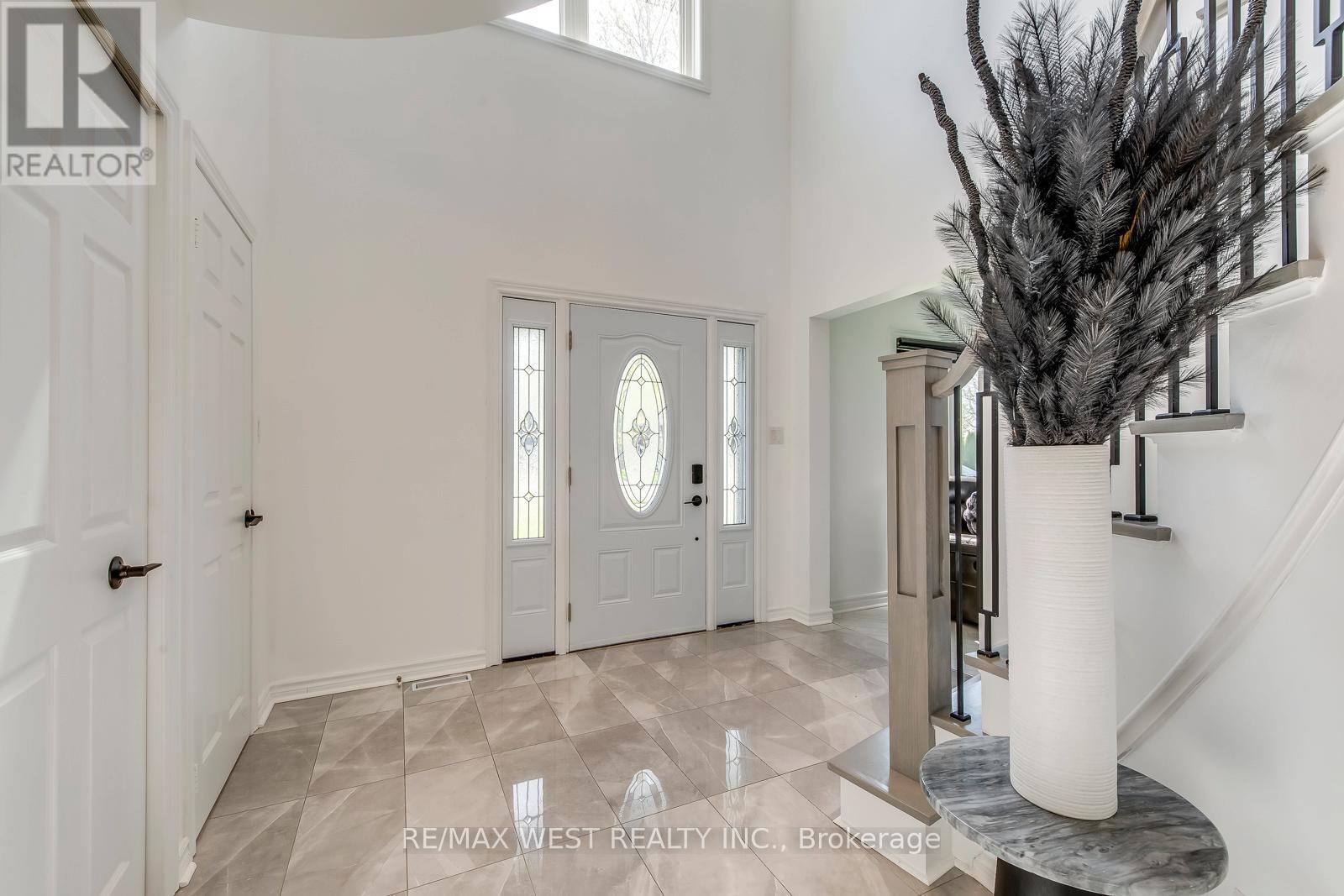 8077 Mount Carmel Boulevard, Niagara Falls, Ontario  L2H 2Y8 - Photo 7 - X12503810