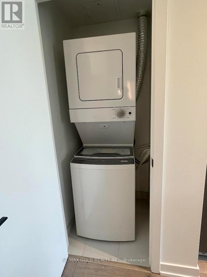 340 - 215 Lakeshore Road, Mississauga, Ontario  L5H 0A7 - Photo 12 - W12503584